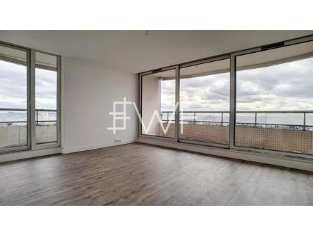 appartement rénové avec balcon vue panoramique - quartier chapelle  paris