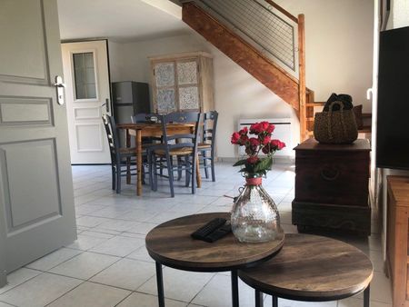 charmante maison meublée dans résidence sécurisée avec 2 chambres