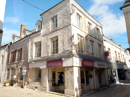 immeuble de caractère à beaugency. local commercial et habitation