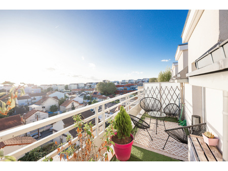 rooftop traversant est-ouest avec terrasse de 50m2