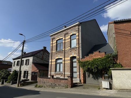 vendu // maison 3 ch + 2 sdb avec jardin  garage et caves