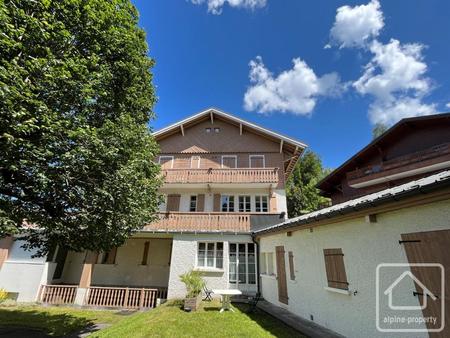 appartement t2 situé au centre vendu avec 2 caves et grande terrasse