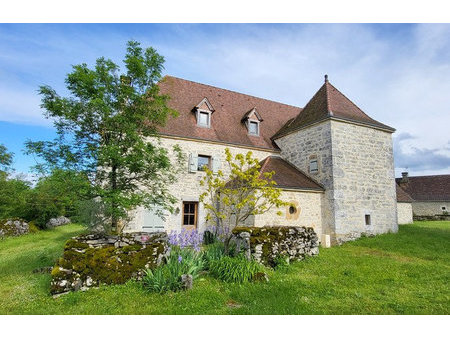 maison quercynoise avec pigeonnier