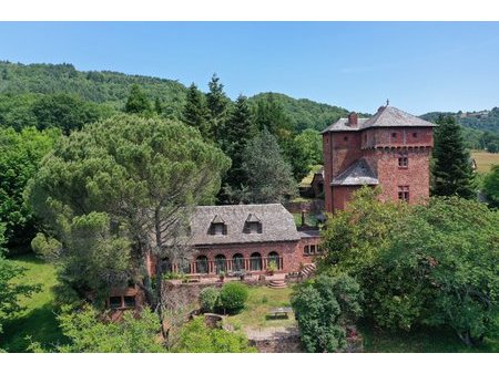 tour du commandeur xiii siècle - villecomtal - aveyron