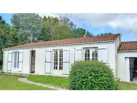 vente maison à saint-michel-en-l'herm (85580) : à vendre / 98m² saint-michel-en-l'herm