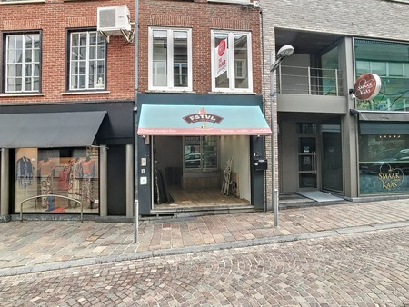 commercieel te huur in tielt met 1 slaapkamer