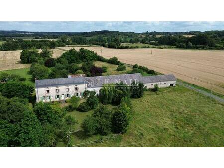 ancien bâtiment de ferme du xixe siècle rénové  dans la sarthe 