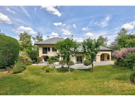 maison de luxe à vendre dans le quartier la ronce