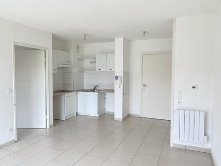 appartement 2 pièces de 38 m2 à artigues près bordeaux