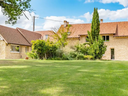 villa avec piscine et jardin adainville (78)