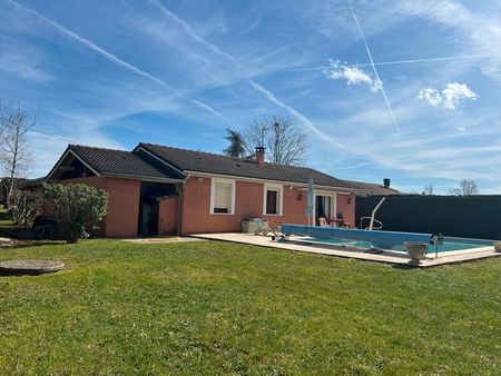 quartier residentiel maison individuelle plain pied sur 1490 m² + magnifique piscine