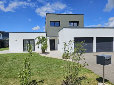 maison 6 pièces 180 m²