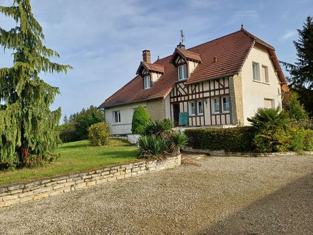 maison avec dependances et terrain de 4900m2