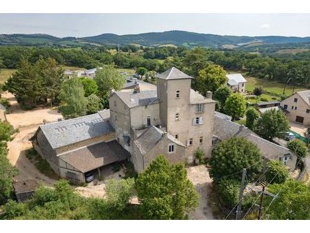 chateau 20 pièces 1500 m²