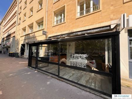 local commercial 65 m²