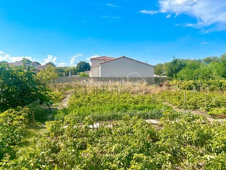 terrain 330 m² nimes