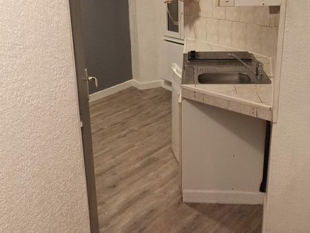 particulier loue studio meublé de 20 m2 à bourg-de-péage