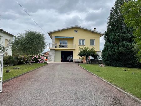 maison lumineuse avec 5 chambres