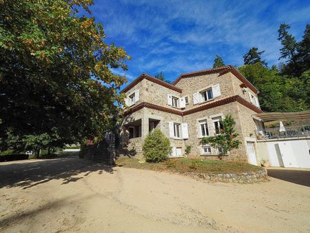 propriété 12 pièces 300m² avec piscine