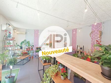 commerce fleuriste 52 m²