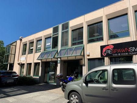 bureaux 75m² disponible 1er septembre