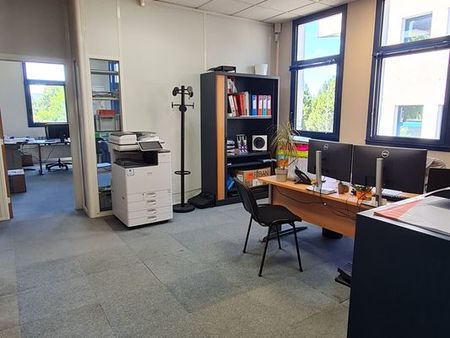 bureaux avec stockage 220 m²