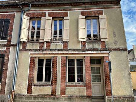 thorigny sur oreuse  maison ancienne pour investissement ou habitation