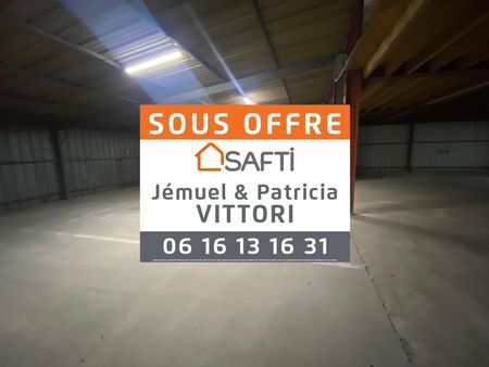 entrepôt 5 pièces 909 m² ernee