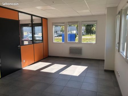 bureaux de 12 à 55 m² avec salle de réunion et parking gratuit