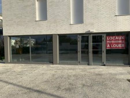 local commercial 175 m²