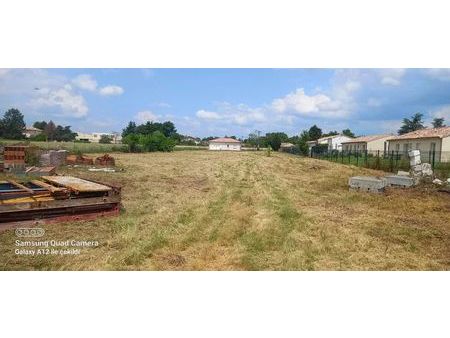 particulier: terrain plat 1500 m2  constructible à nègrepelisse