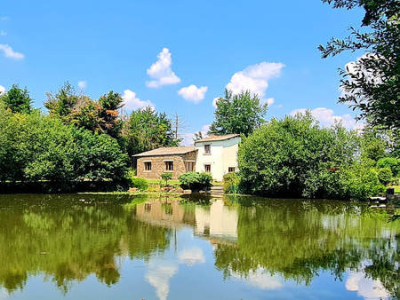 sous offre très beau cadre pour cette maison de 4 chambres avec annexe  lac  bois  dépenda