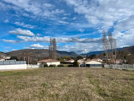 terrain constructible foix 1072 m2