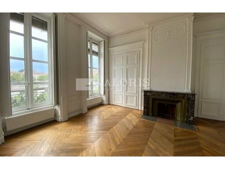 location bureau 222 m² lyon 6 (69006)