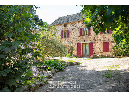 domaine avec gîtes et salle de réception en campagne