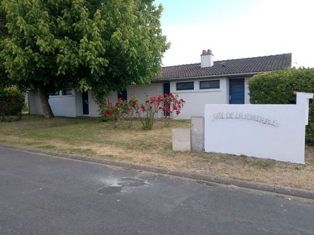 location à l'année t2 saint-michel-en-l'herm 85580