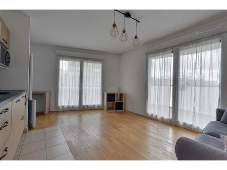 location appartement 1 pièce  32.42m²  romainville