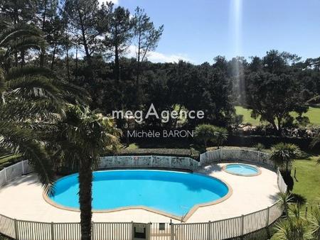 appartement t3 vue sur piscine et golf