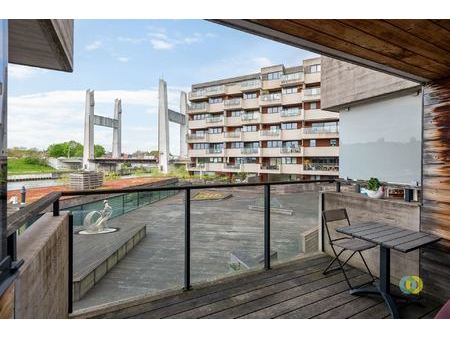 modern appartement met kanaalzicht