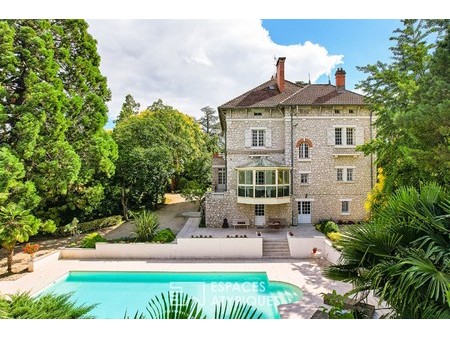 maison de luxe à vendre dans le quartier sud