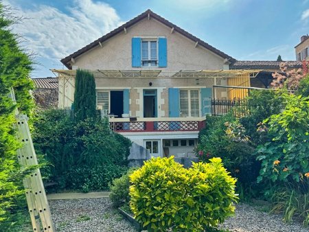 charmante maison de village de 3 chambres avec jardin