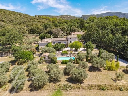 maison de luxe à vendre à lourmarin