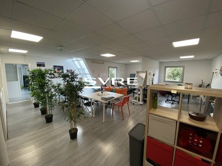 local professionnel - 303m² - aubagne