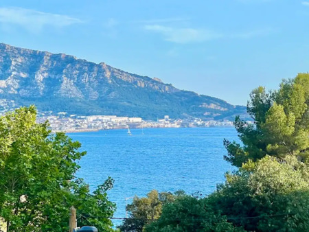 maison contemporaine avec piscine en bord de mer marseille 7ème (13)