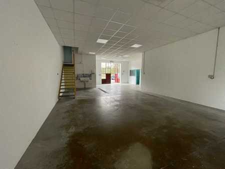 location de local commercial de 147 m² à le barp - 33114