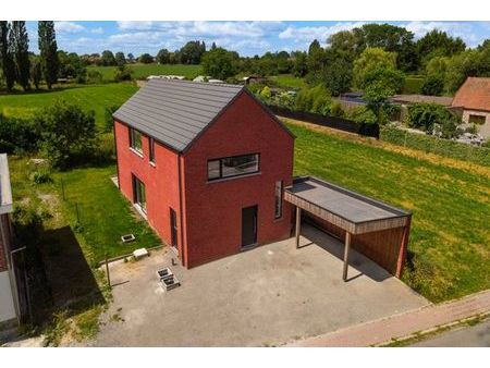 maison 3 chambres avec jardin  parking et carport