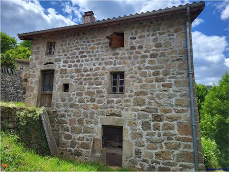 deux bâtis indépendants à aménager sur terrain de 6419 m2