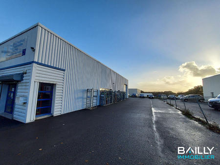 vente bureaux et commerces à la roche-sur-yon zad - zi nord (85000) : à vendre / 586m² la 