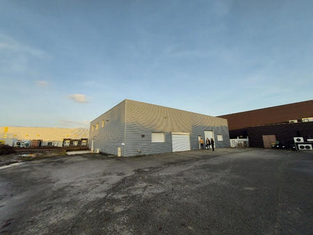 vente bureaux et commerces à la roche-sur-yon zad - zi nord (85000) : à vendre / 285m² la 