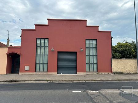 local 350 m² villeurbanne